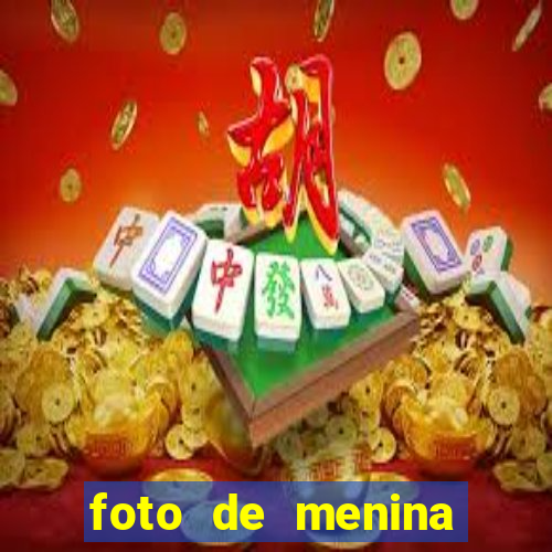 foto de menina cacheada no espelho