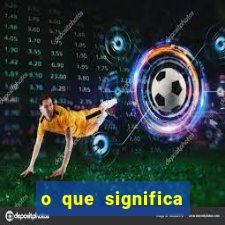 o que significa sonhar dobrando roupas